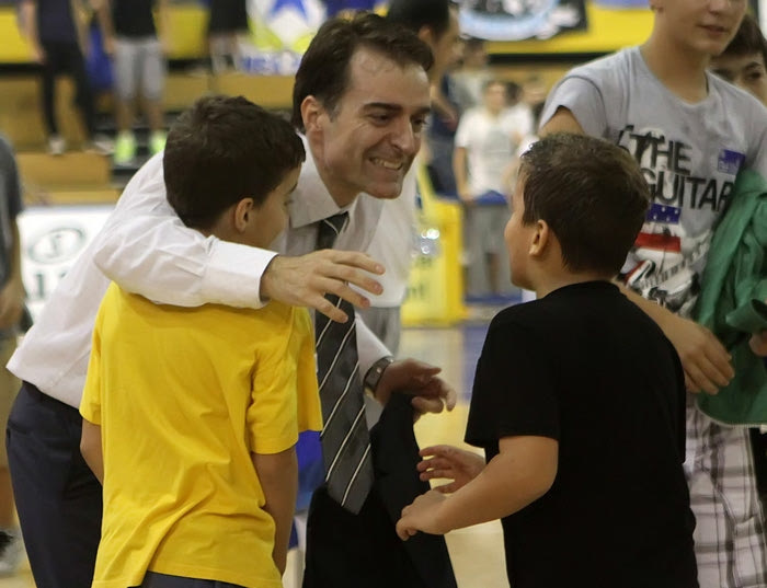 Επιστροφή στις νίκες με τον κόσμο στο πλάι του