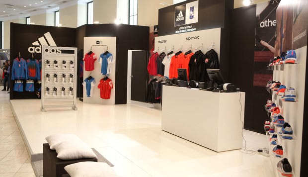 Το adidas booth υποδέχεται δρομείς και φίλους του 30 Κλασικού Μαραθωνίου Αθηνών
