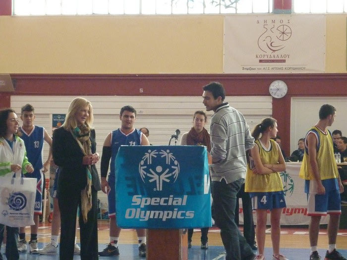 Ο Σλούκας κοντά στους αθλητές των Special Olympics
