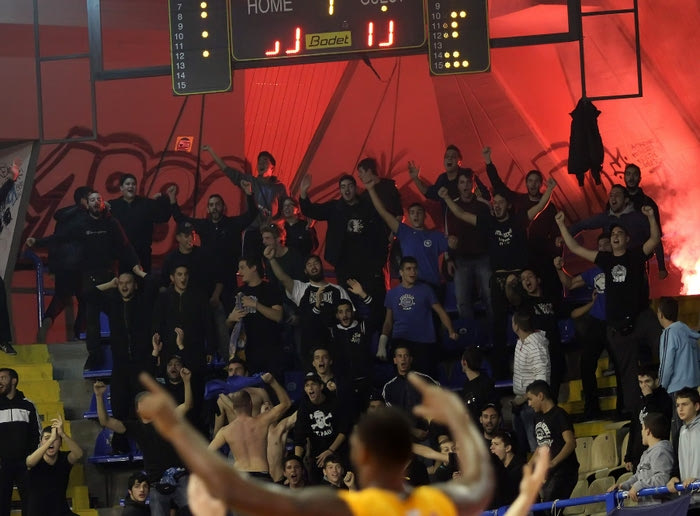 “Όσο έχω εσένα, δε φοβάμαι κανένα!”