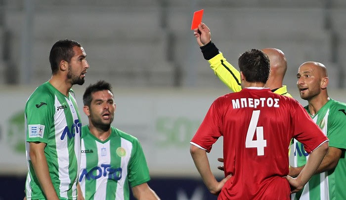 Σερφά: “Ο Κάκος μου είπε να βγάλω το κολάν”