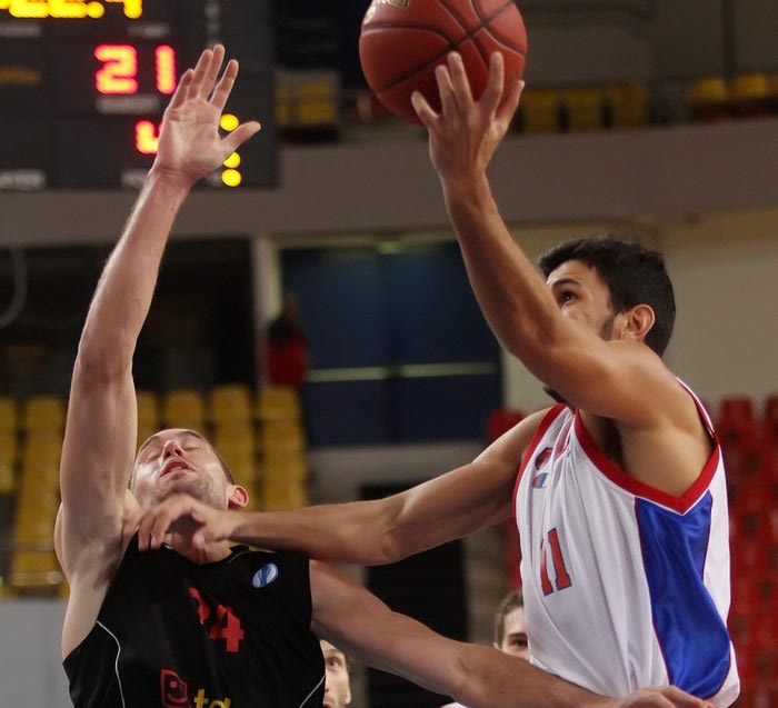 Ζιελόνα Γκόρα – Πανιώνιος 84-85