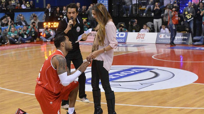 Πρόταση γάμου στο ιταλικό All Star Game