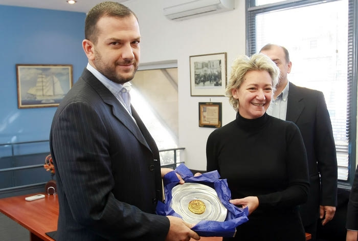 Γήπεδο… αντίδοτο στην κρίση