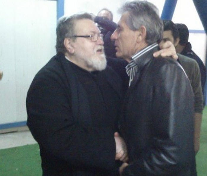 “Άγγελε, θα κάνουμε… παπάδες”