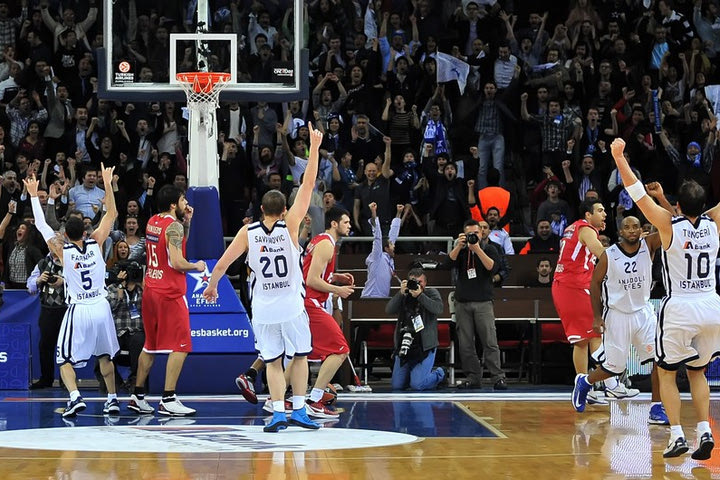 Εφές – Ολυμπιακός 74-73