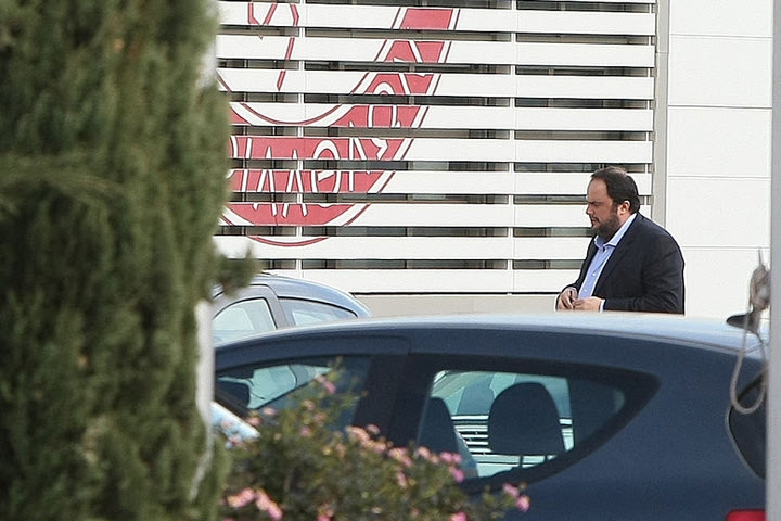 Μαρινάκης: “Του χρόνου θα παίζετε λίγοι από εσάς στον Ολυμπιακό”