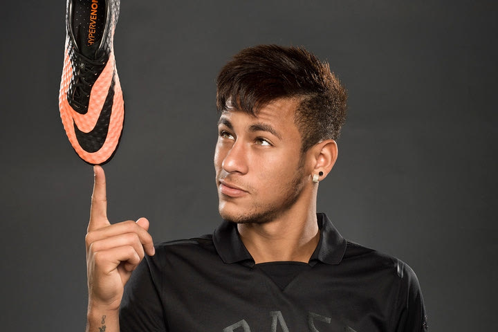 NIKE HYPERVENOM: Το νέο ποδοσφαιρικό παπούτσι για τη νέα γενιά παικτών