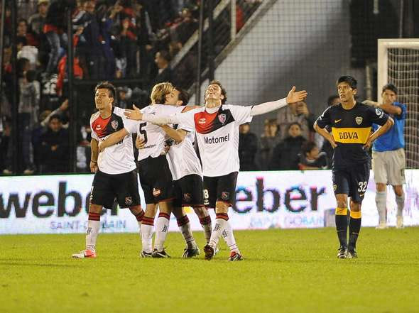 Η Νιούελς διέλυσε την Μπόκα