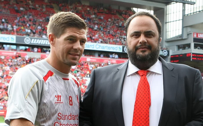 Ο Μαρινάκης δώρισε 100.000 λίρες στο ίδρυμα “Steven Gerrard”