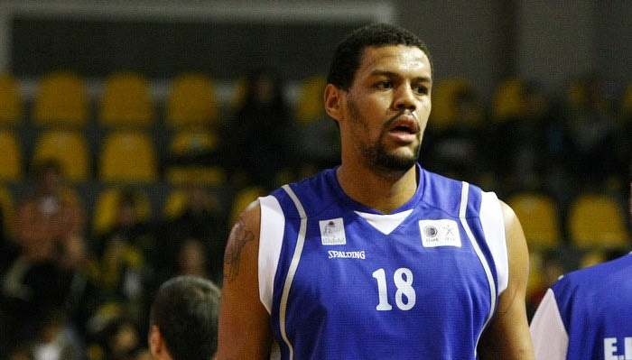 Διάφορα μέτωπα για τη θέση του σέντερ