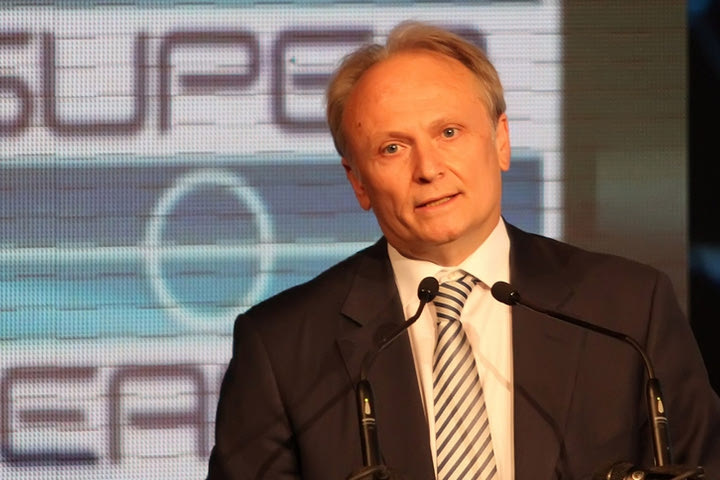 Ανδριανός: “Να απαλλαχθούμε από αυτό το δηλητήριο”