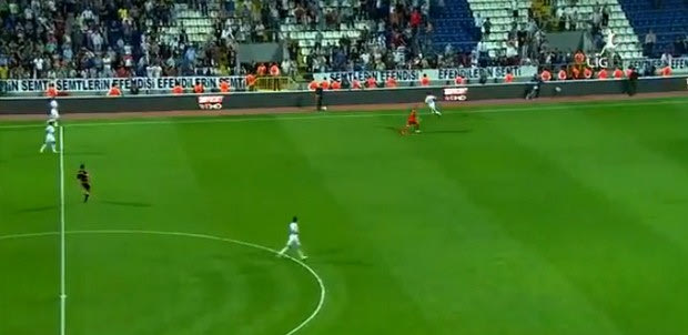 Η γκάφα της χρονιάς από Ολλανδό αμυντικό!