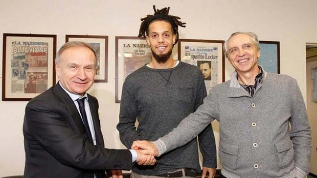 Κι εγένετο ειρήνη ανάμεσα σε Πετρούτσι και Χάκετ!