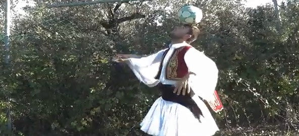 Freestyle με… φουστανέλα
