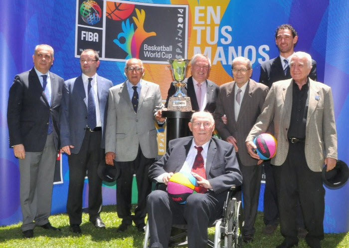 Αποφάσισε, να μην αποφασίσει η FIBA