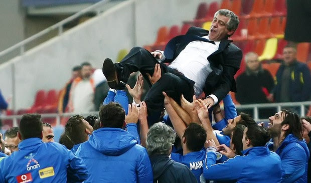 Μπάλα παίζουν τα ποδαράκια και οι ψυχούλες!