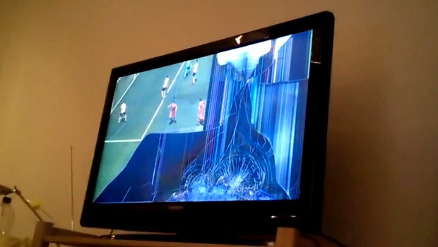 Έσπασε την τηλεόραση γιατί… έφαγε γκολ