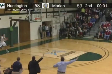 Απίστευτο Buzzer Beater από τα 23 μέτρα!