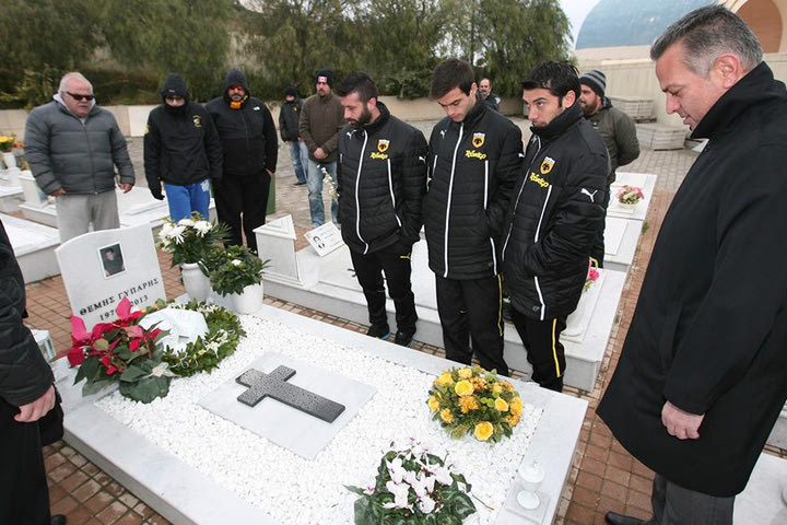 “Επισκέφτηκαν” τον Θέμη αντιπροσωπεία παικτών της ΑΕΚ