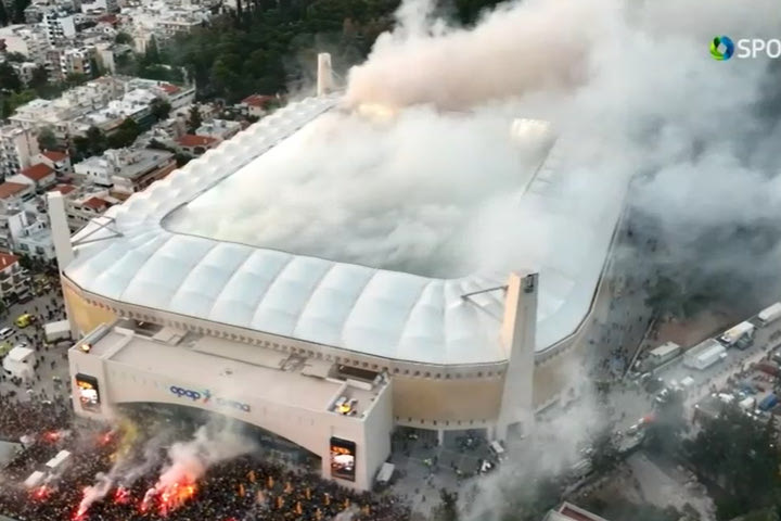 Η πύρινη ατμόσφαιρα στην OPAP Arena