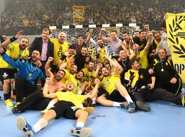 Το κύπελλο βάφτηκε κατακίτρινο