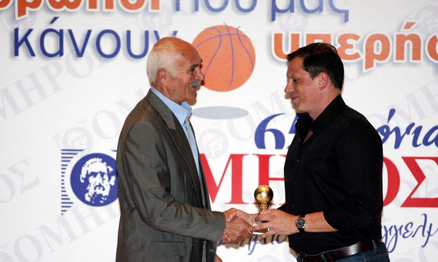 Μπουντούρης: “Να γίνει ξανά μεγάλος ο ΠΑΟΚ…”