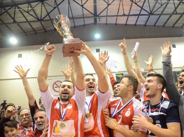Το ερυθρόλευκο γλέντι στην Καλαμάτα