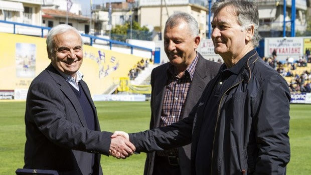 Συνέχισε τις βραβεύσεις
