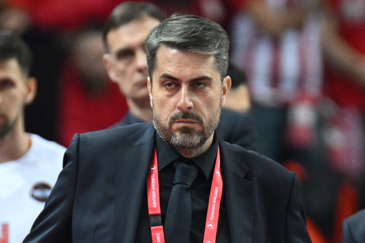 Ο Ολυμπιακός εξέφρασε τα συλλυπητήριά του στον Χρήστο Μπαφέ για τον θάνατο του πατέρα του