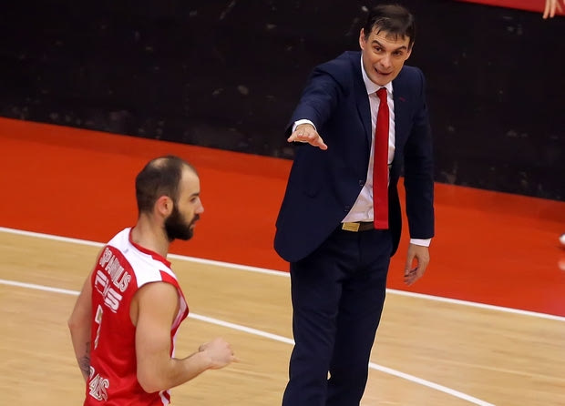 Μπαρτζώκας: “Αποθεώνω την ατμόσφαιρα στο γήπεδο”