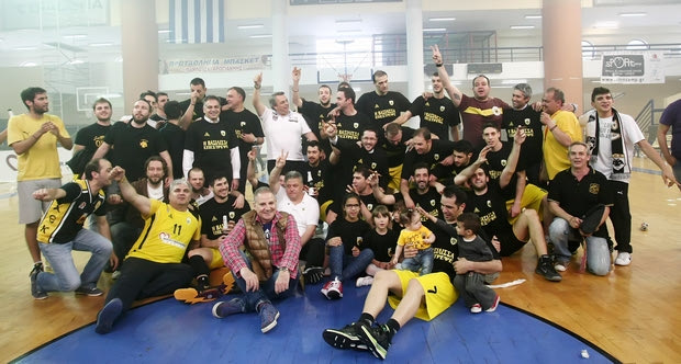 Αποθέωση στην επιστροφή της Βασίλισσας!