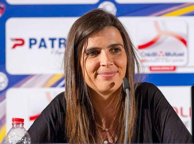 Έλενα Κόστα: “Να με κρίνετε σαν άντρα”