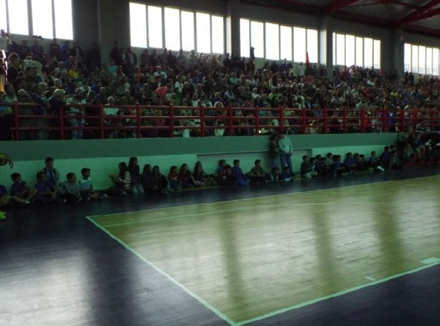Εγκαινιάστηκε το κλειστό στην Τήνο