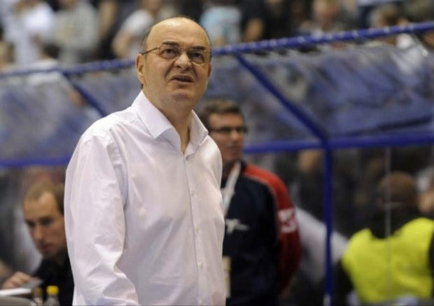 Βουγιόσεβιτς: “Σακάκια φορώ στις κηδείες”