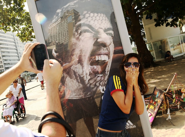 Αποσύρει διαφήμιση του Σουάρες η Adidas