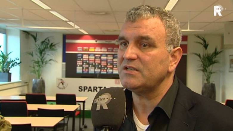 Με Βλουτ στο τιμόνι στην Super League