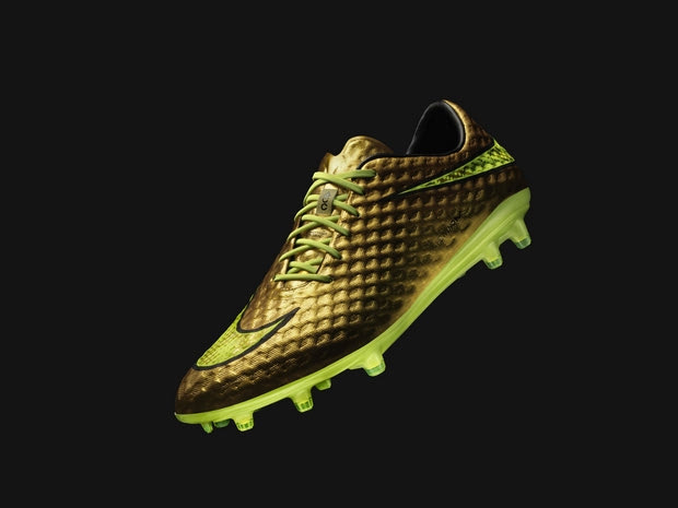 O Neymar JR και η NIKE Football παρουσιάζουν το συλλεκτικό Gold Hypervenom