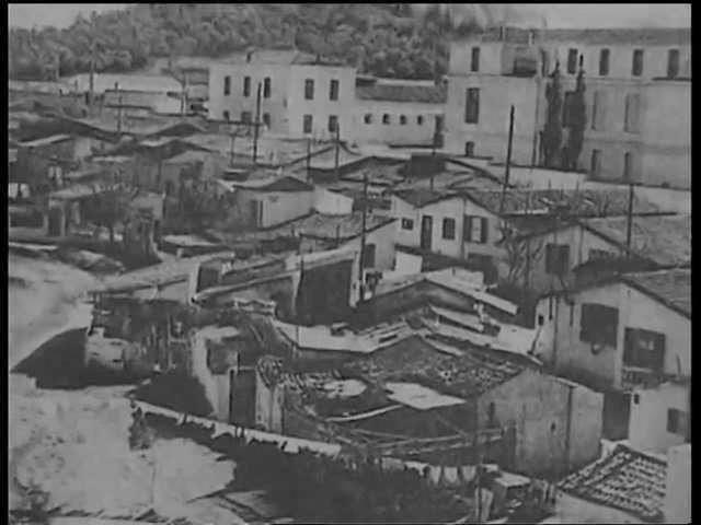 H γειτονιά πίσω από το γήπεδο…
