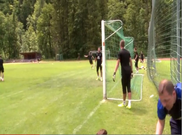 Αυτό λέγεται backheel!