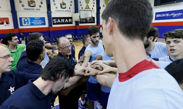 Έπιασε δουλειά ο Ίβκοβιτς