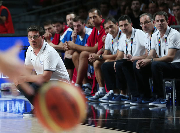 Εθνική υπόθεση: τέσσερις ερωτήσεις αντί απολογισμού