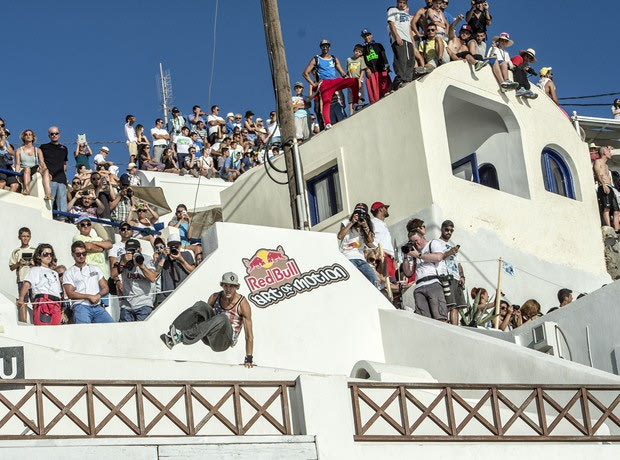 Ο Jesse La Flair ξανά στη Σαντορίνη