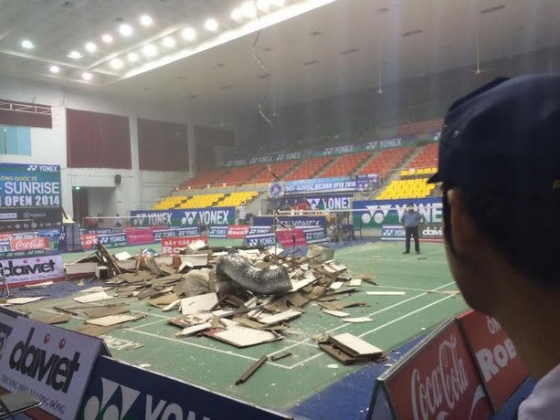 Κατέρρευσε οροφή σε αγώνα στο Βιετνάμ