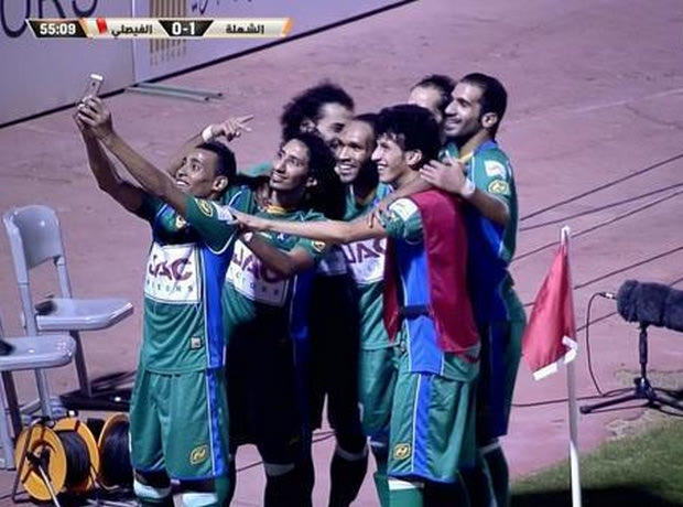 Έβαλαν γκολ και έβγαλαν selfie στο κόρνερ!