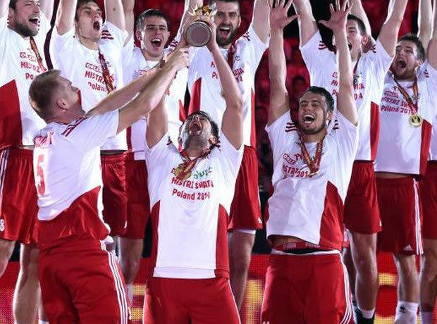 Τίτλοι τέλους για την παλιά φρουρά της Πολωνίας