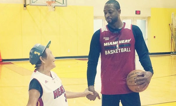 Ο Wade και η 90χρονη γιαγιά Nelly