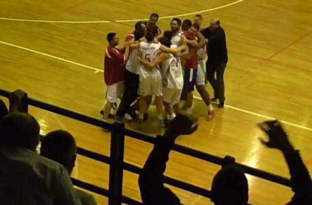 Λαμπρόπουλος at the buzzer