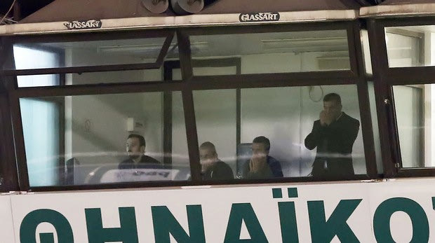 Σαν να ήταν στον πάγκο