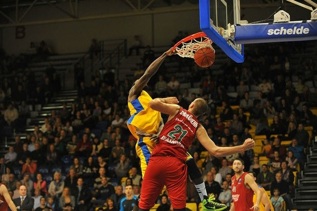 Στα δύο ο τίτλος του MVP